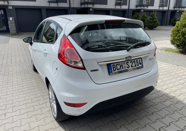 Ford Fiesta cena 29990 przebieg: 184000, rok produkcji 2013 z Skawina małe 232